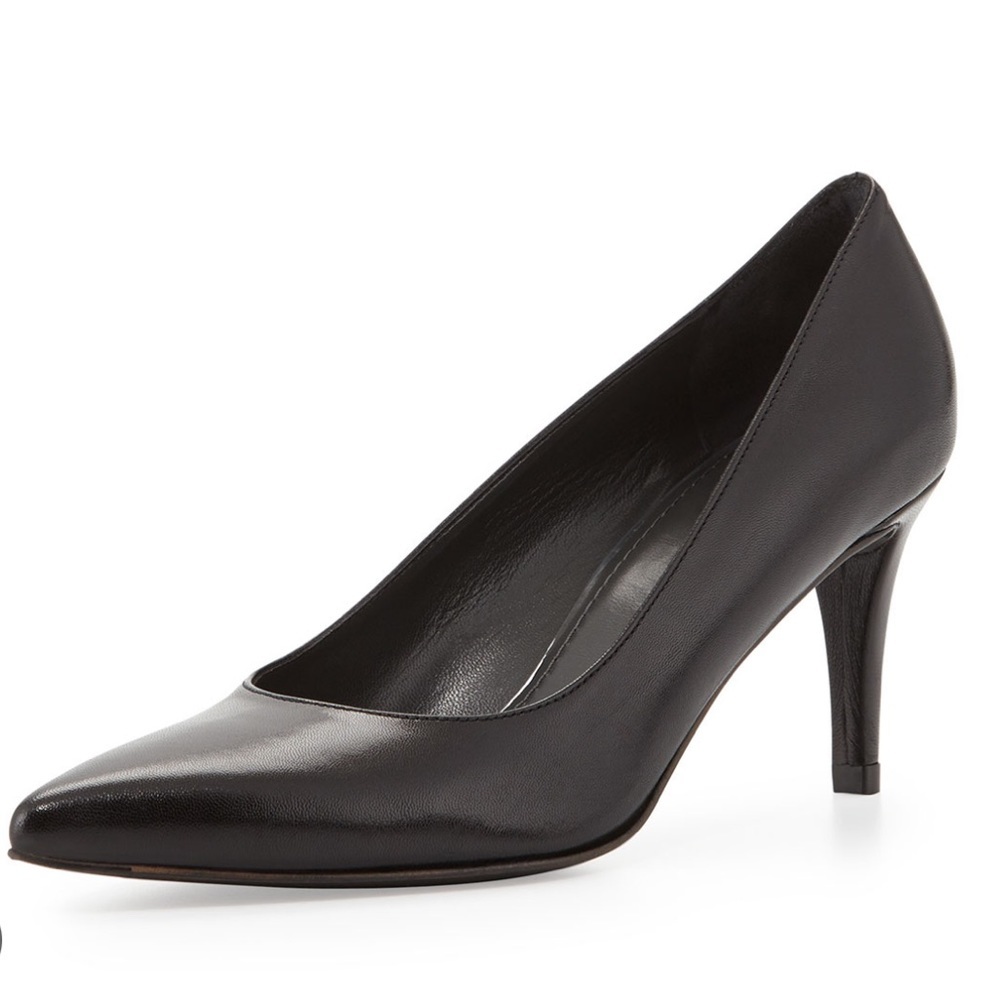 Stuart Weitzman Pinot Pump